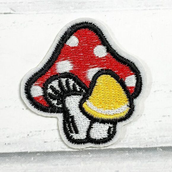 Wild  Magic Mushrooms Embroidered Iron On Sew On Applique Patch - Picture 1 of 3